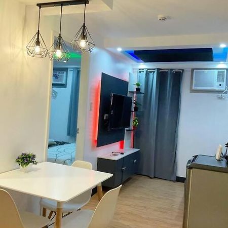 Ar02 1Bedroom Condo Unit With Free Pool, Hbo, Netflix & Wifi ダバオ　シティ エクステリア 写真