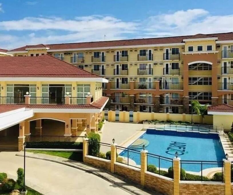 Ar02 1Bedroom Condo Unit With Free Pool, Hbo, Netflix & Wifi ダバオ　シティ エクステリア 写真