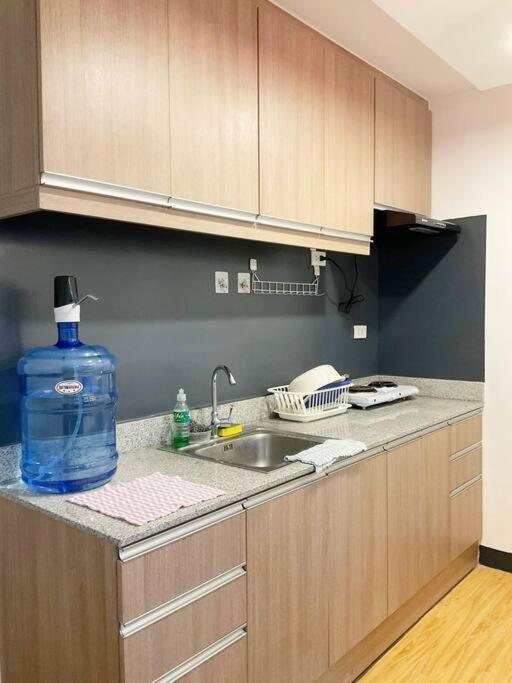 Ar02 1Bedroom Condo Unit With Free Pool, Hbo, Netflix & Wifi ダバオ　シティ エクステリア 写真